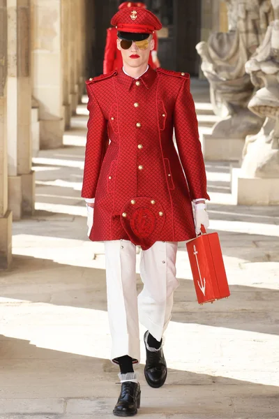 Look 29